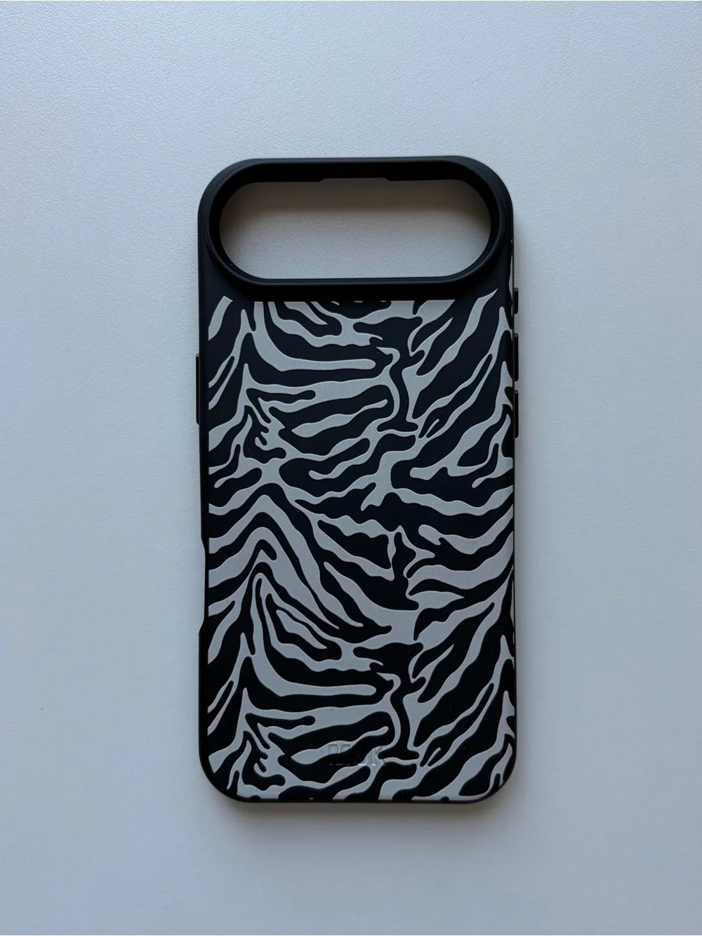 NEW Muk Barcelona MagSafe iPhone 17 Air Case, Zebra, Black and White